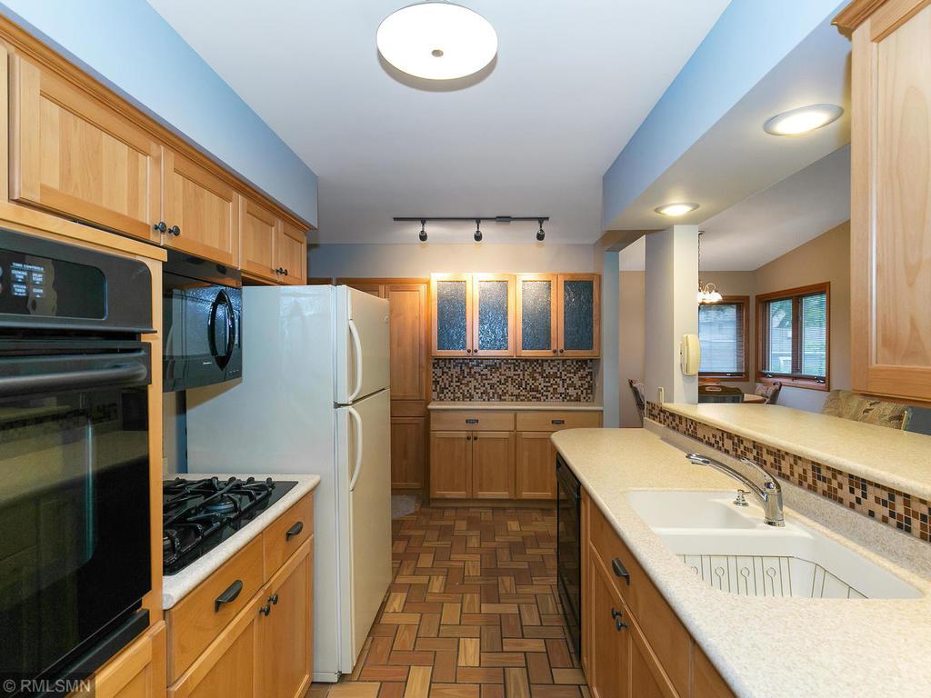 10625 Verdi Road Minneapolis, MN 55431 - Photo 10 of 31