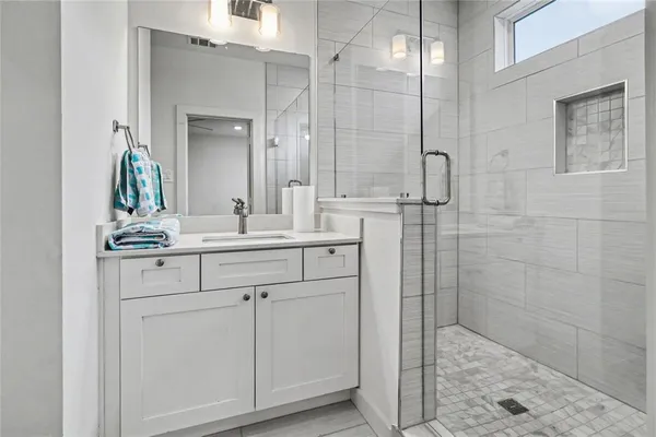 $2,400 | 2116 Shea Road, Unit 103, Dallas, TX 75235