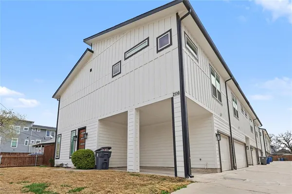 $2,400 | 2116 Shea Road, Unit 103, Dallas, TX 75235