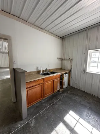 $3,000 | 2501 State Highway 48, Clarksville, TN 37040