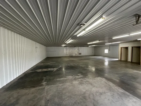 $3,000 | 2501 State Highway 48, Clarksville, TN 37040