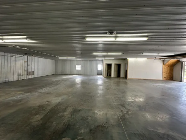 $3,000 | 2501 State Highway 48, Clarksville, TN 37040