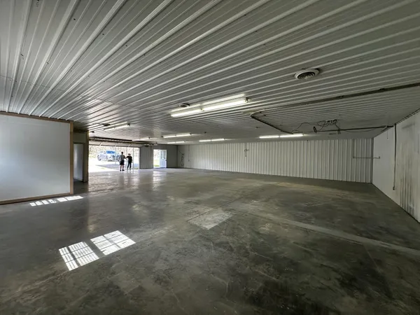 $3,000 | 2501 State Highway 48, Clarksville, TN 37040