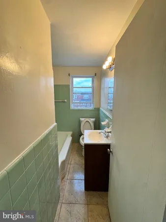 $1,400 | 7972 Forrest Avenue, Unit 2, Philadelphia, PA 19150