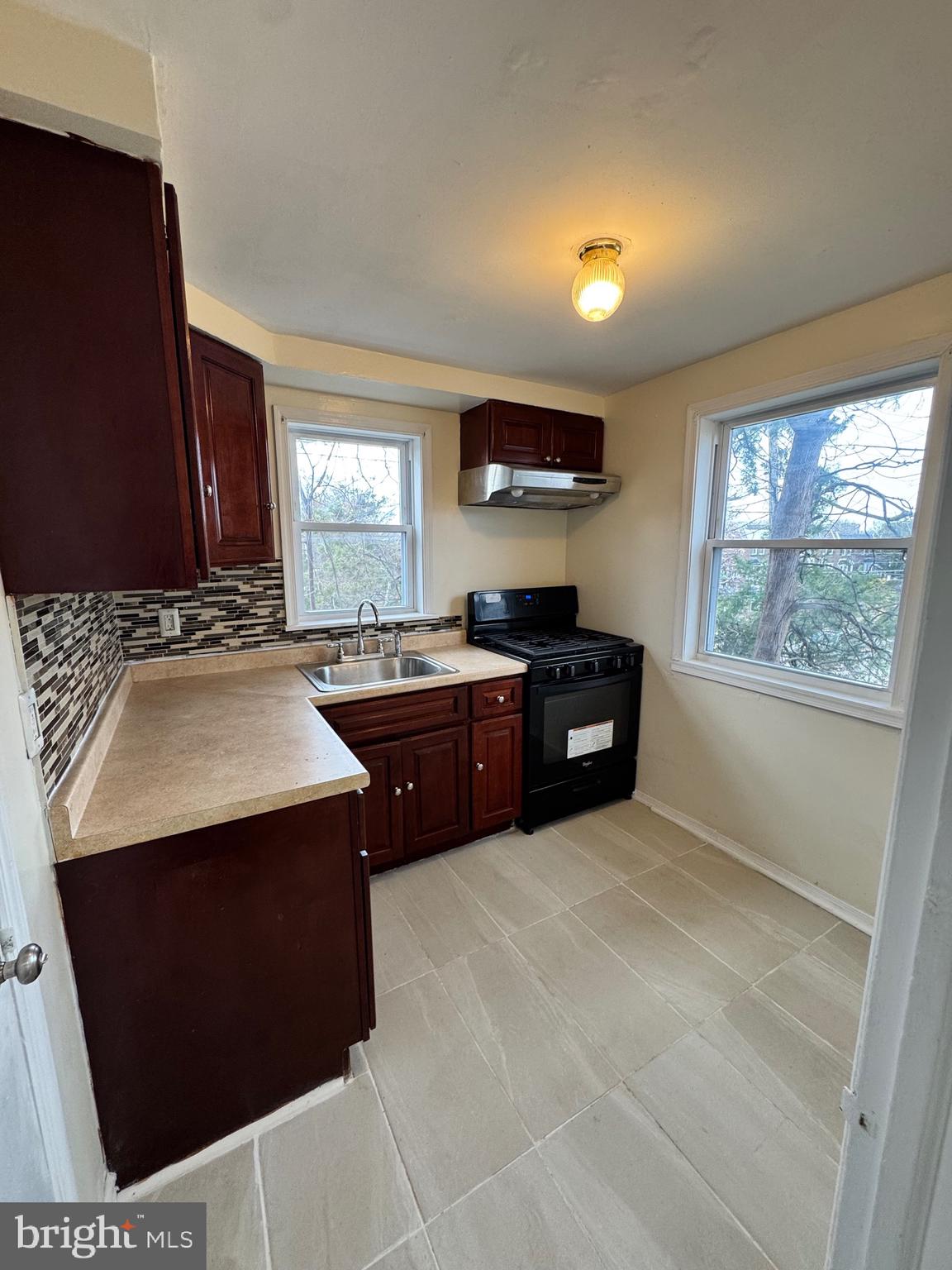 7972 Forrest Avenue, Unit 2 Philadelphia, PA 19150 - Photo 8 of 26 Kitchen