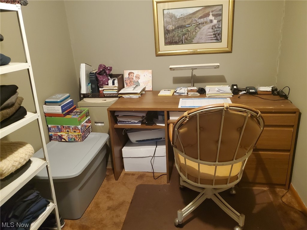 460 Aurora Hudson Road Aurora, OH 44202 - Photo 24 of 44 SMALL OFFICE ON SECOND FLOOR. POSSIBLE NURSERY
?