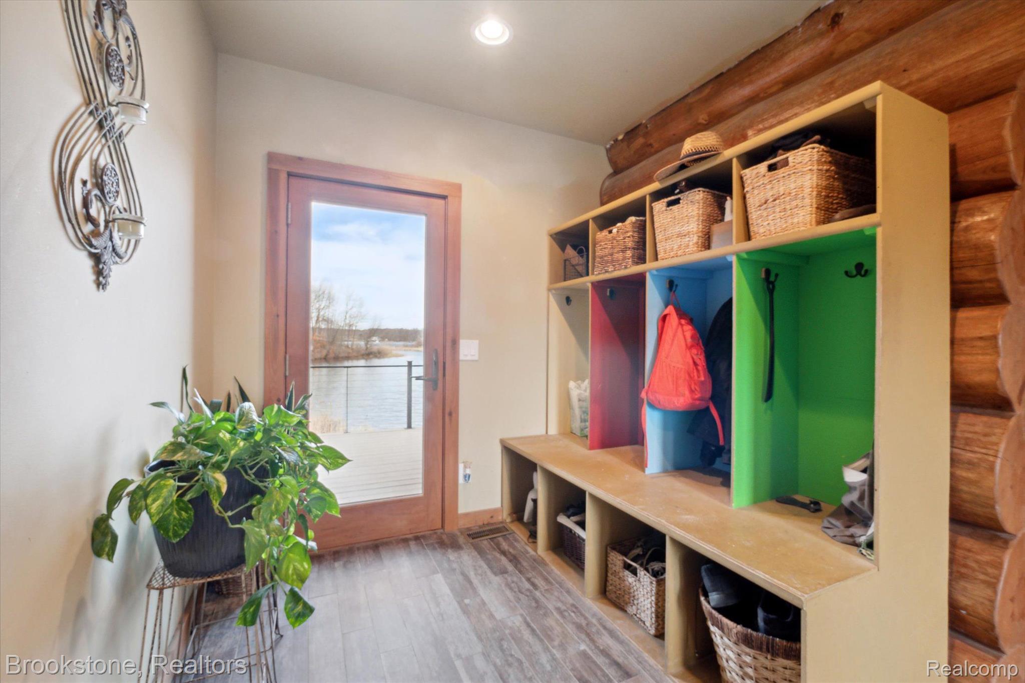 8695 Ellis Road Clarkston, MI 48348 - Photo 19 of 69 Convenient mud room, all floors w/ radiant heating