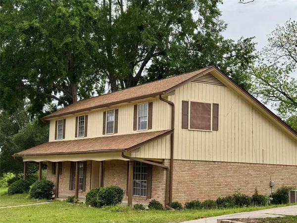 $207,000 | 1221 Greenbriar Drive, Huntsville, TX 77340