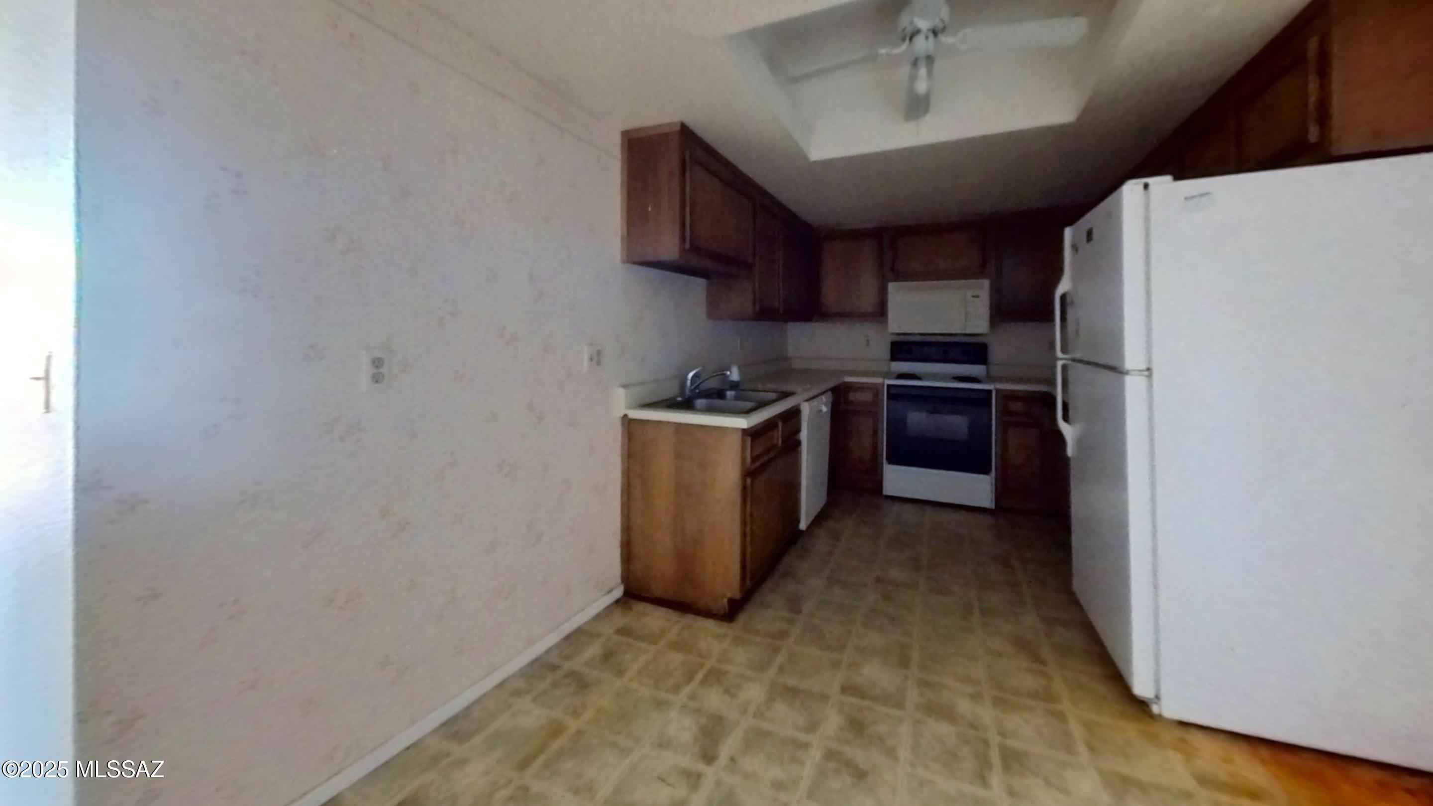 8263 North Oracle Road, Unit 35 Tucson, AZ 85704 - Photo 10 of 15