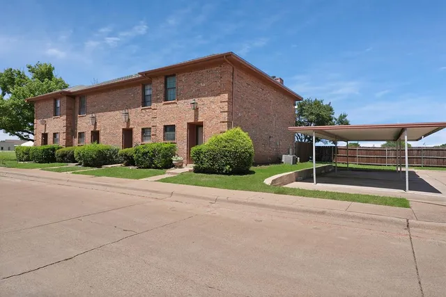 $175,000 | 7307 Kingswood Circle, Fort Worth, TX 76133