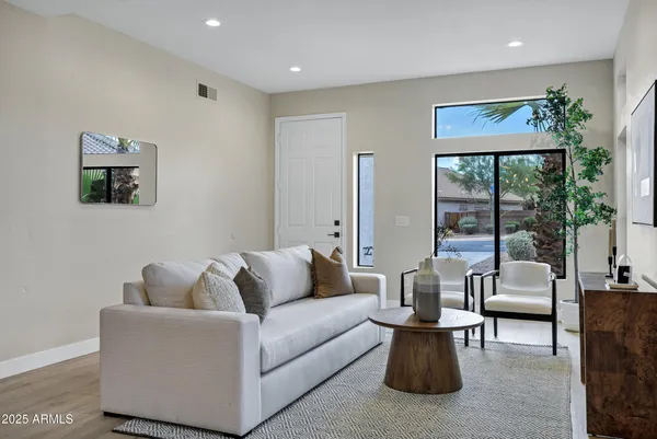 $599,990 | 11515 East Ellis Street, Mesa, AZ 85207