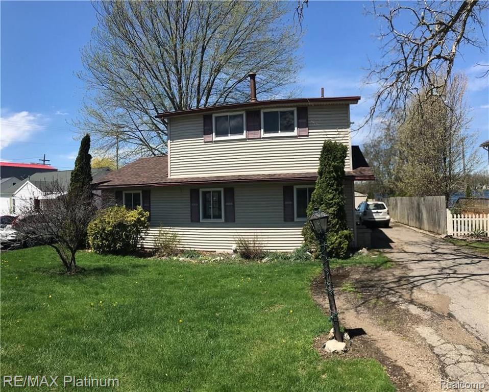 1846 South Hughes Road Brighton, MI 48114 - Photo 26 of 33