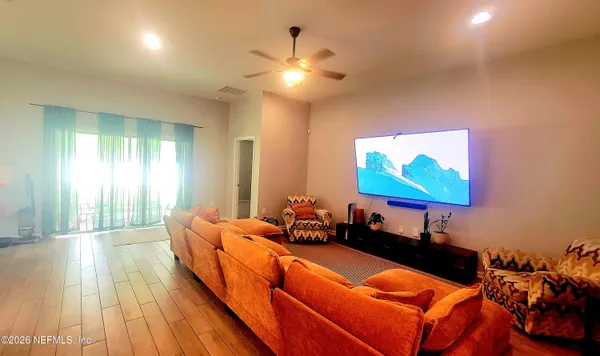 $2,000 | 7882 Island Fox Road, Jacksonville, FL 32222