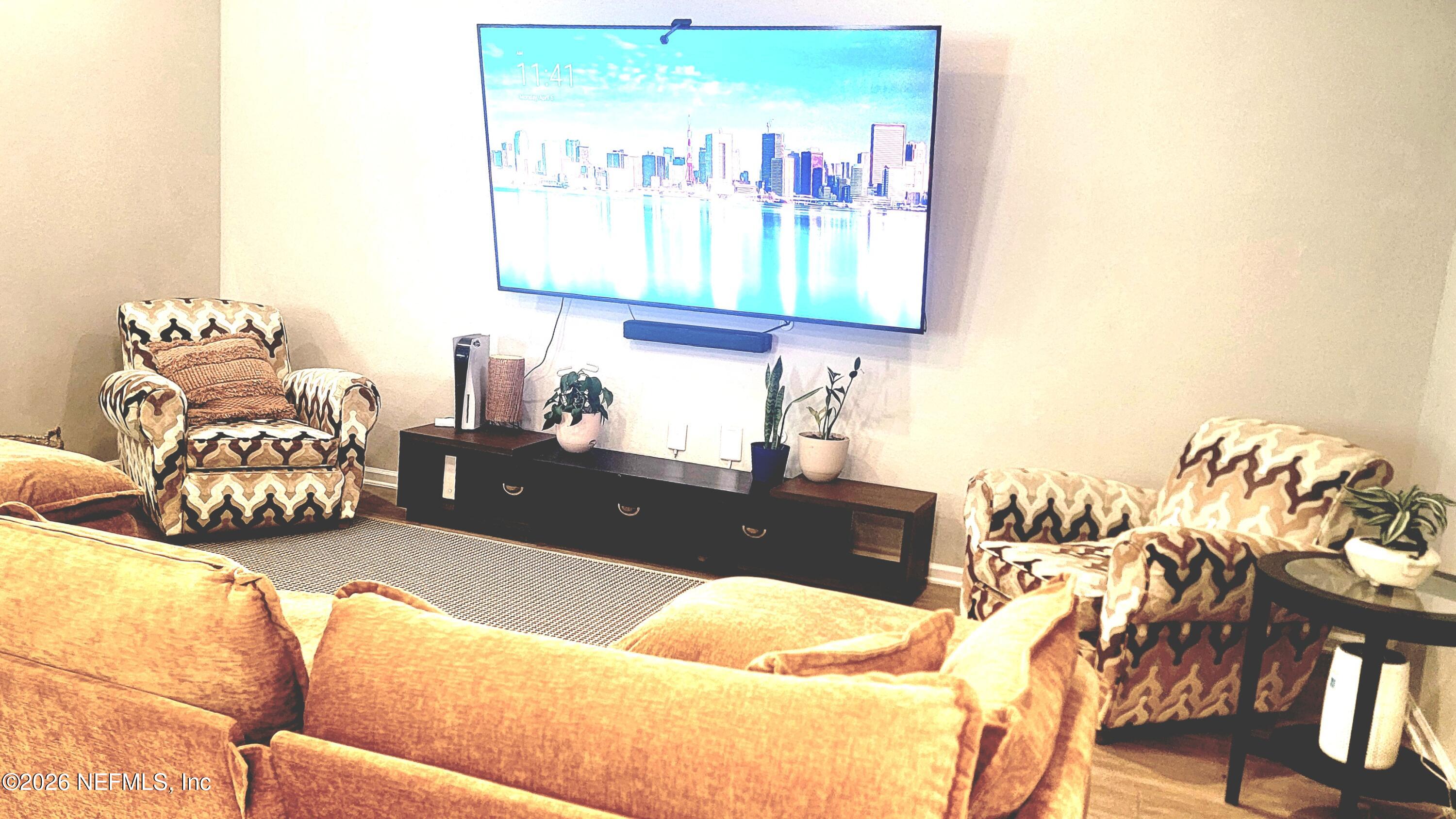 7882 Island Fox Road Jacksonville, FL 32222 - Photo 6 of 28 20260406_114145