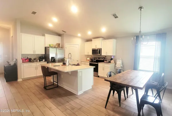 $2,000 | 7882 Island Fox Road, Jacksonville, FL 32222