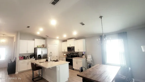 $2,000 | 7882 Island Fox Road, Jacksonville, FL 32222