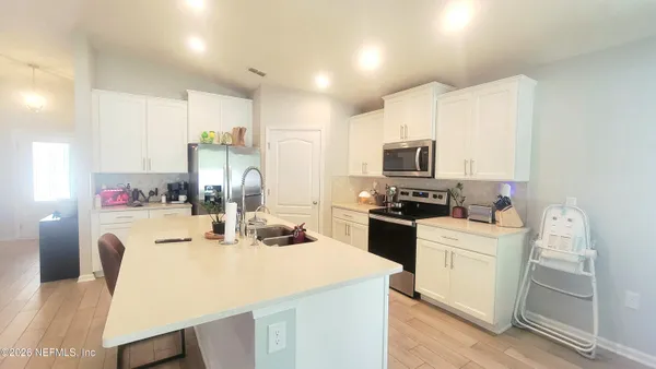 $2,000 | 7882 Island Fox Road, Jacksonville, FL 32222