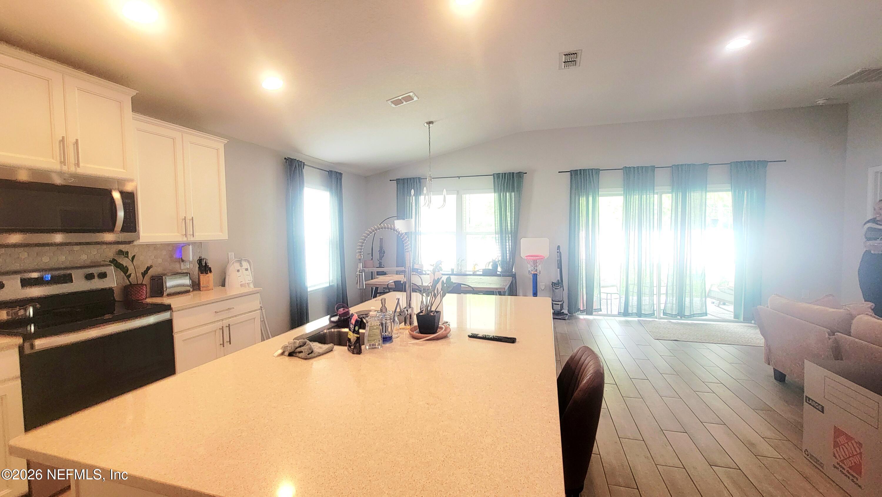 7882 Island Fox Road Jacksonville, FL 32222 - Photo 10 of 28 20260406_114617