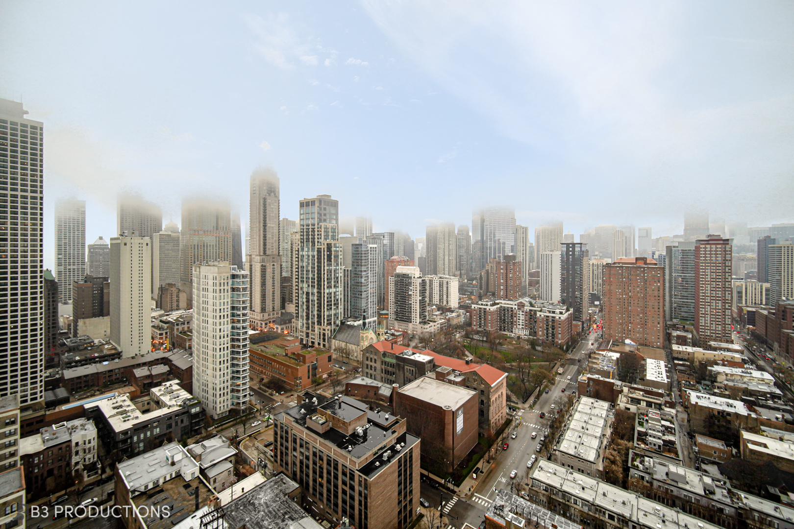 111 West Maple Street, Unit 3112 Chicago, IL 60610 - Photo 2 of 18 a picture of city view