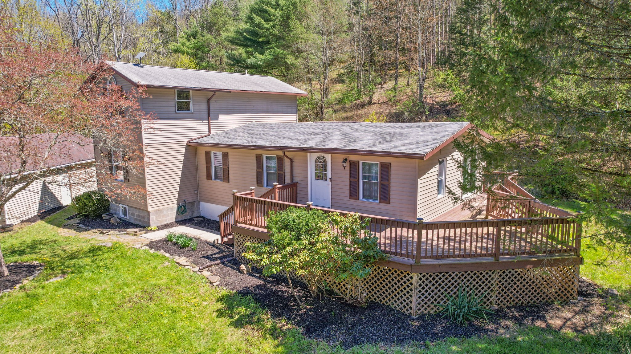 424 Edson Road Endicott, NY 13760 - Photo 1 of 20