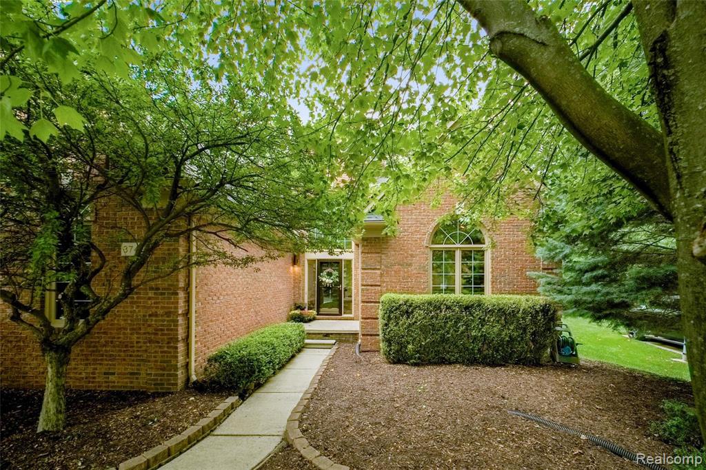 3743 Sleepy Fox Drive Rochester Hills, MI 48309 - Photo 3 of 55