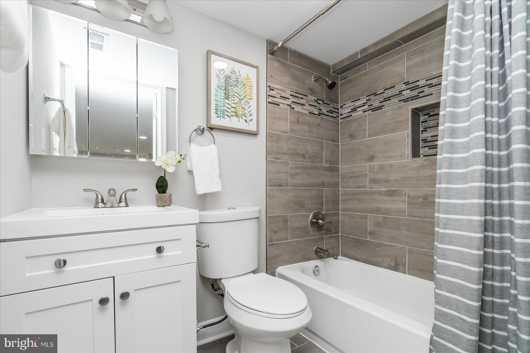 1210 Elm Road Baltimore, MD 21227 - Photo 22 of 43 Full Bathroom