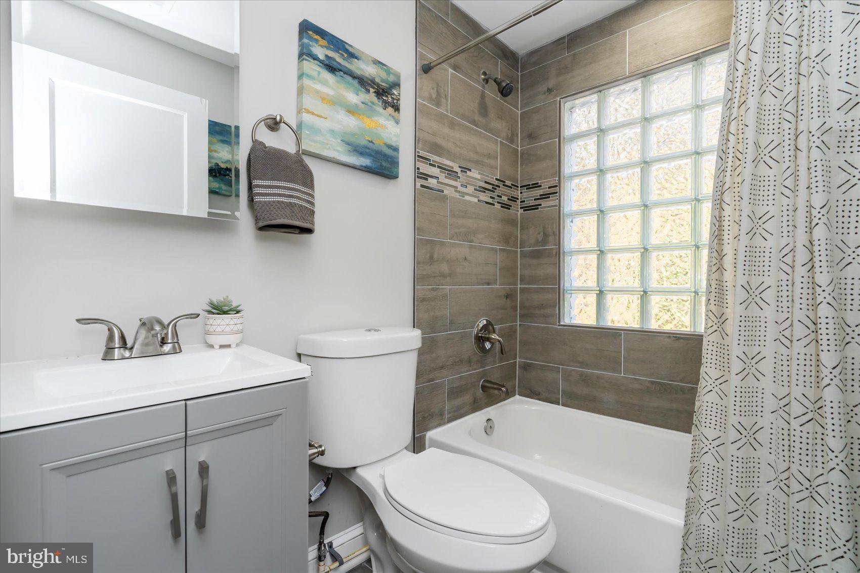 1210 Elm Road Baltimore, MD 21227 - Photo 34 of 43 Full Bathroom