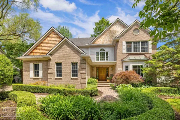 $1,295,000 | 758 Middlesex Road, Grosse Pointe, MI 48230