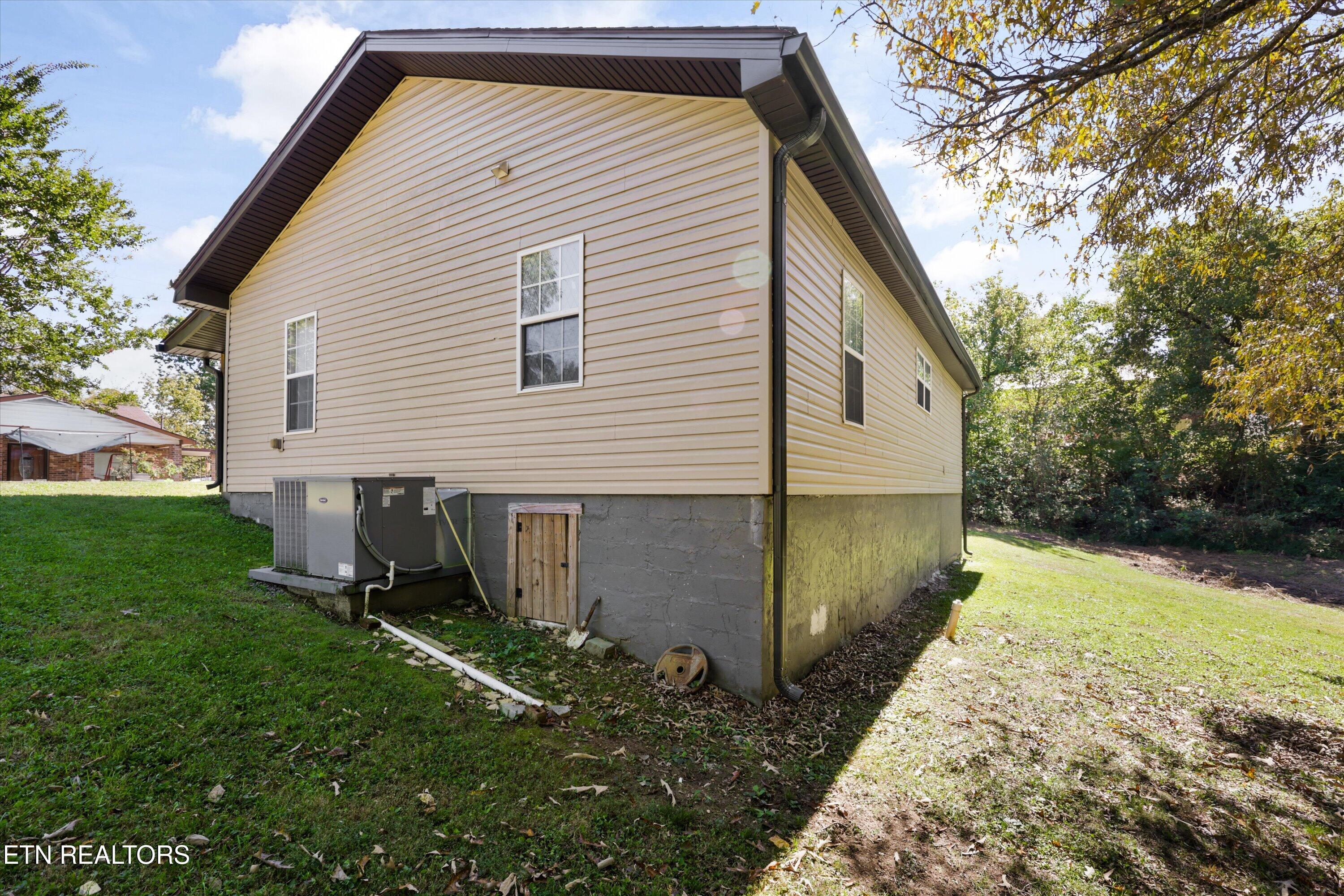 109 Cedar Ridge Road Knoxville, TN 37924 - Photo 23 of 26 Side