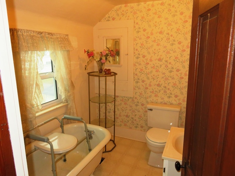 733 North 3rd Street Decatur, IN 46733 - Photo 13 of 17