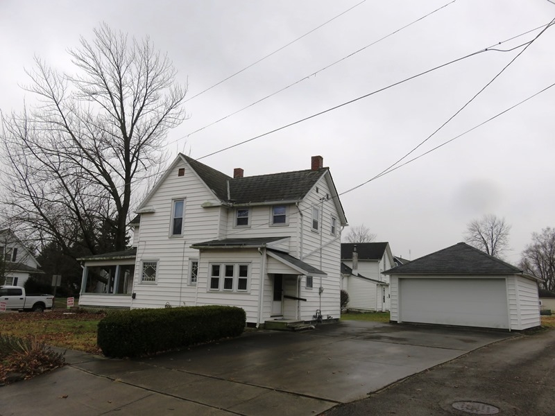 733 North 3rd Street Decatur, IN 46733 - Photo 3 of 17
