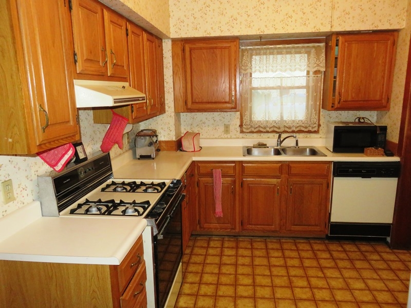 733 North 3rd Street Decatur, IN 46733 - Photo 7 of 17