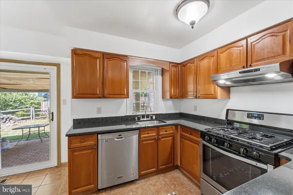 $2,600 | 8704 Arley Drive, Springfield, VA 22153