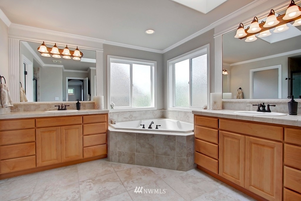 4121 215th Street Southeast Bothell, WA 98021 - Photo 12 of 15