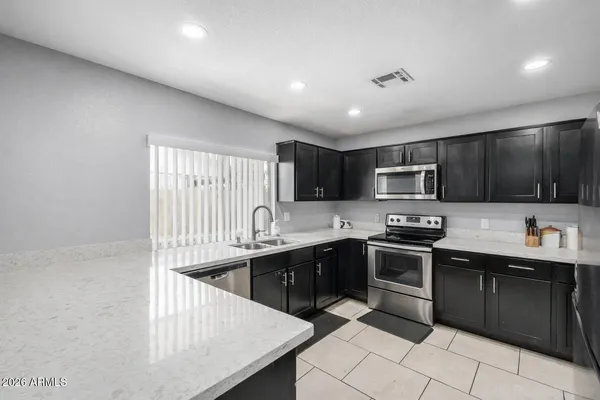 $385,000 | 14408 North 42nd Drive, Phoenix, AZ 85053