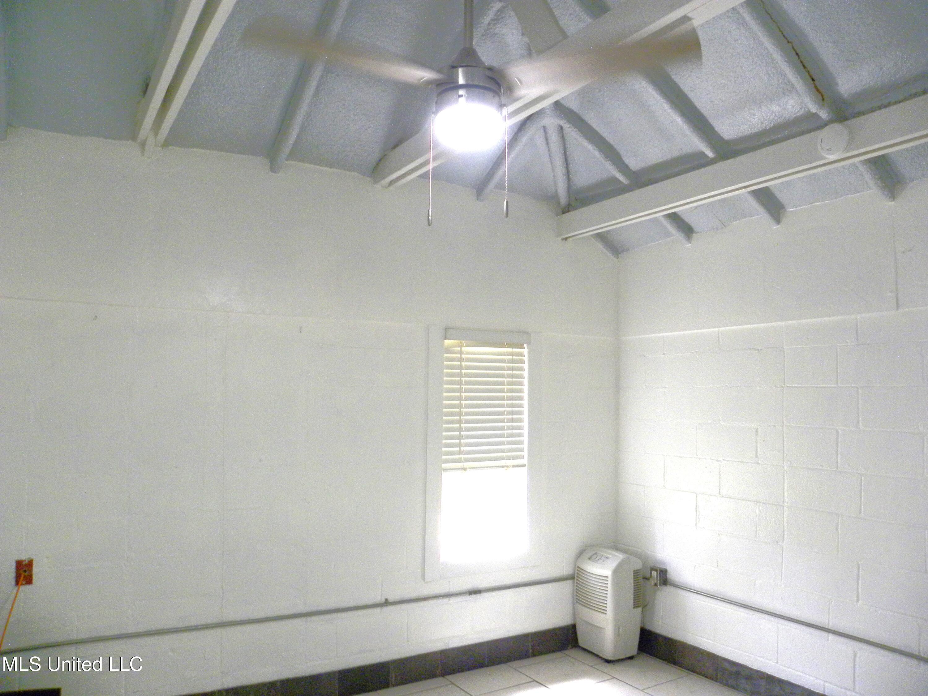 2096 Pat Lane, Unit B Biloxi, MS 39531 - Photo 15 of 19 DSCN9823