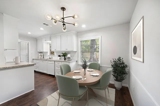 $1,900 | 5106 De Lange Lane, Houston, TX 77092