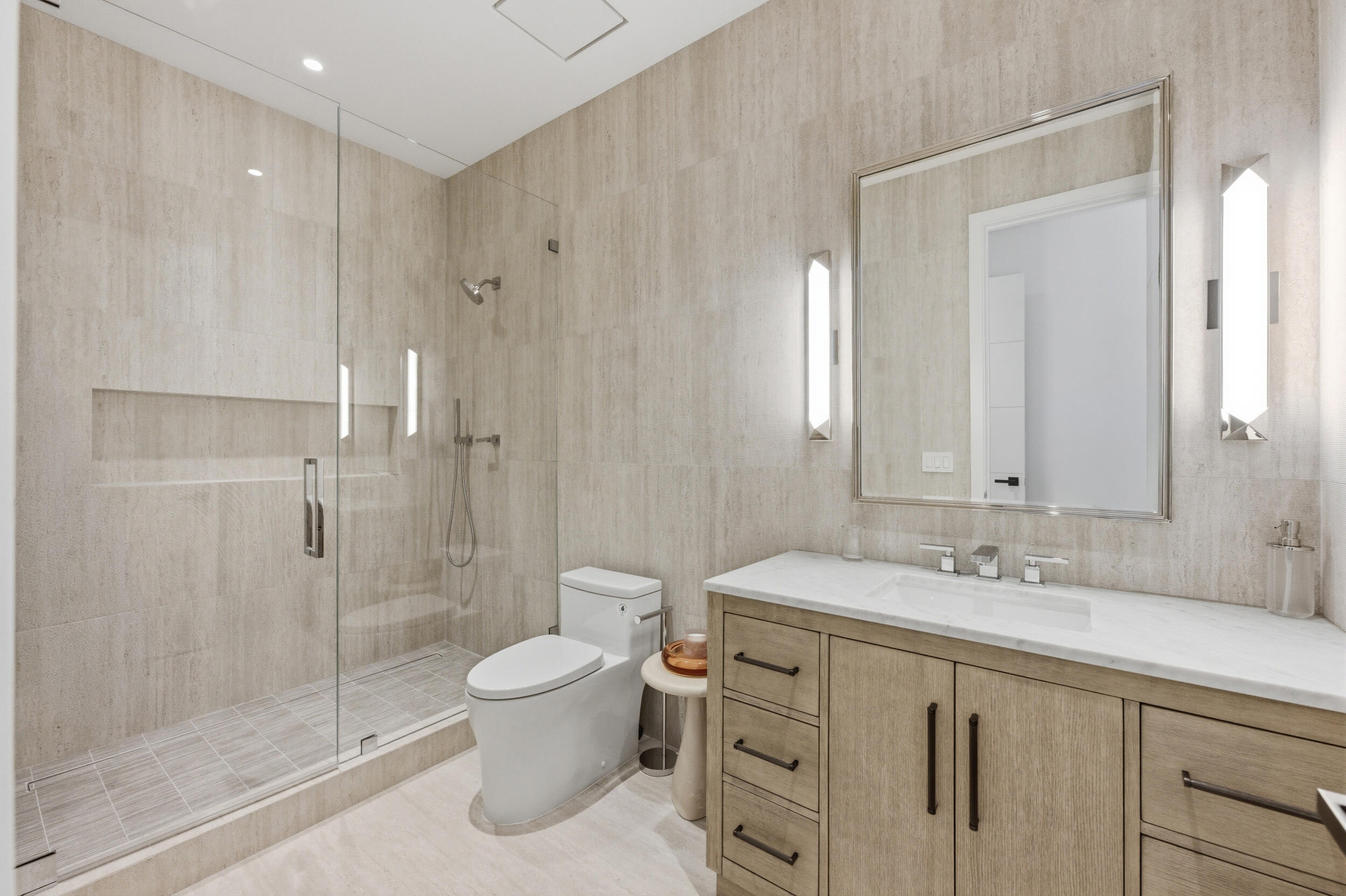210 Cortez Road West Palm Beach, FL 33405 - Photo 22 of 35 BATHROOM #4