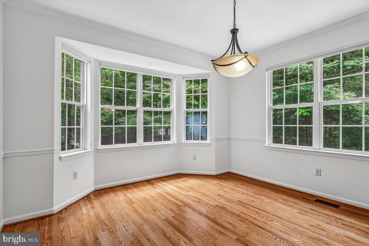 856 Sunny Chapel Road Odenton, MD 21113 - Photo 12 of 77 Dining room