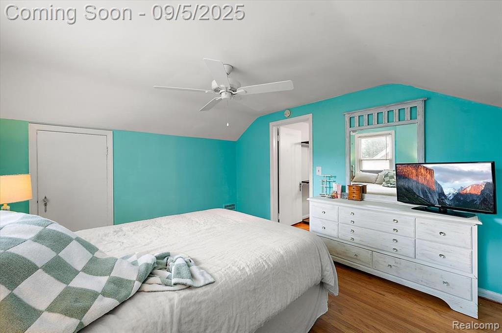 2151 Hawthorne Road Grosse Pointe Woods, MI 48236 - Photo 27 of 38