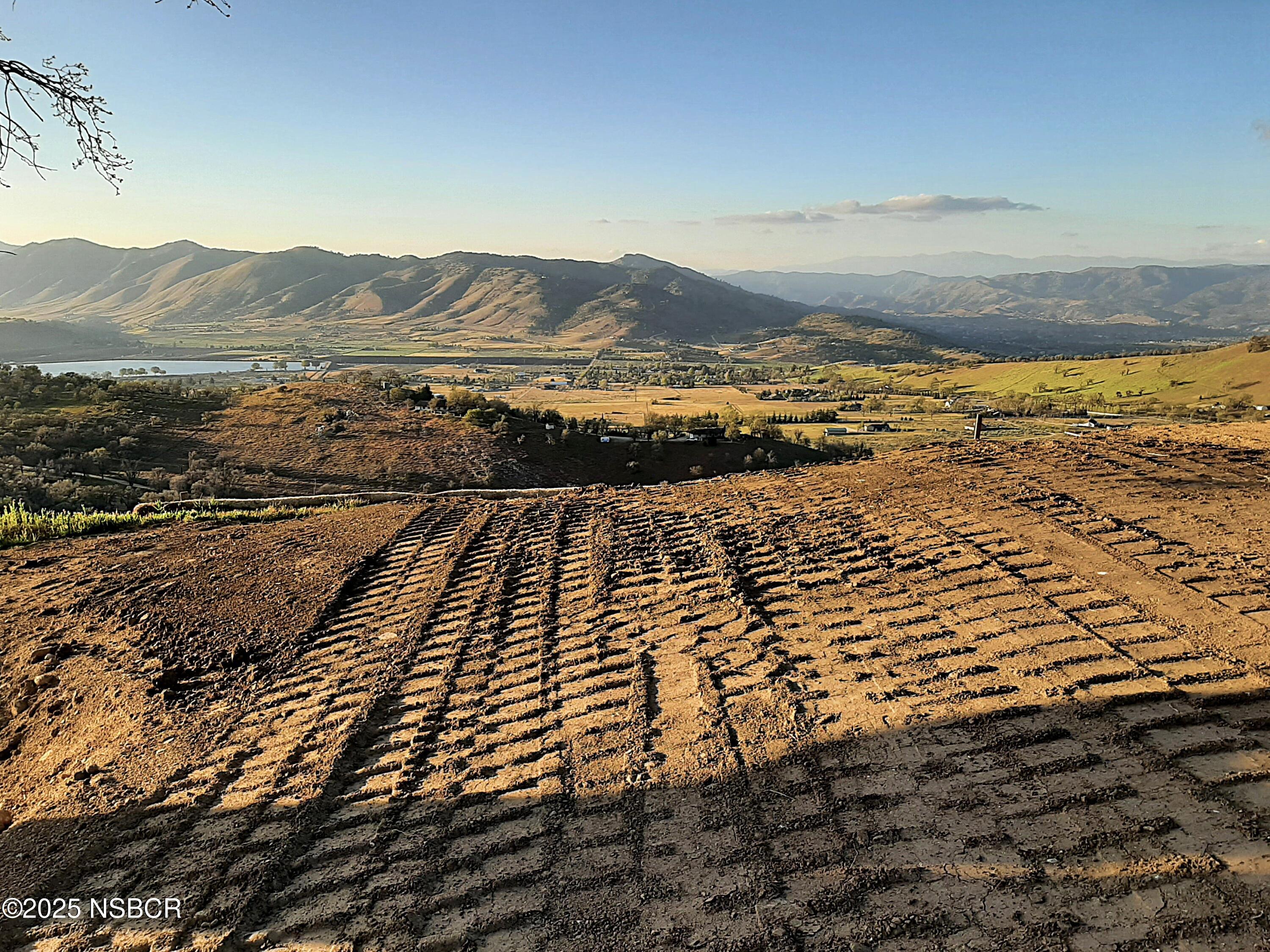 0 Zurich Drive Tehachapi, CA 93561 - Photo 26 of 52 a view of an ocean beach and mountain