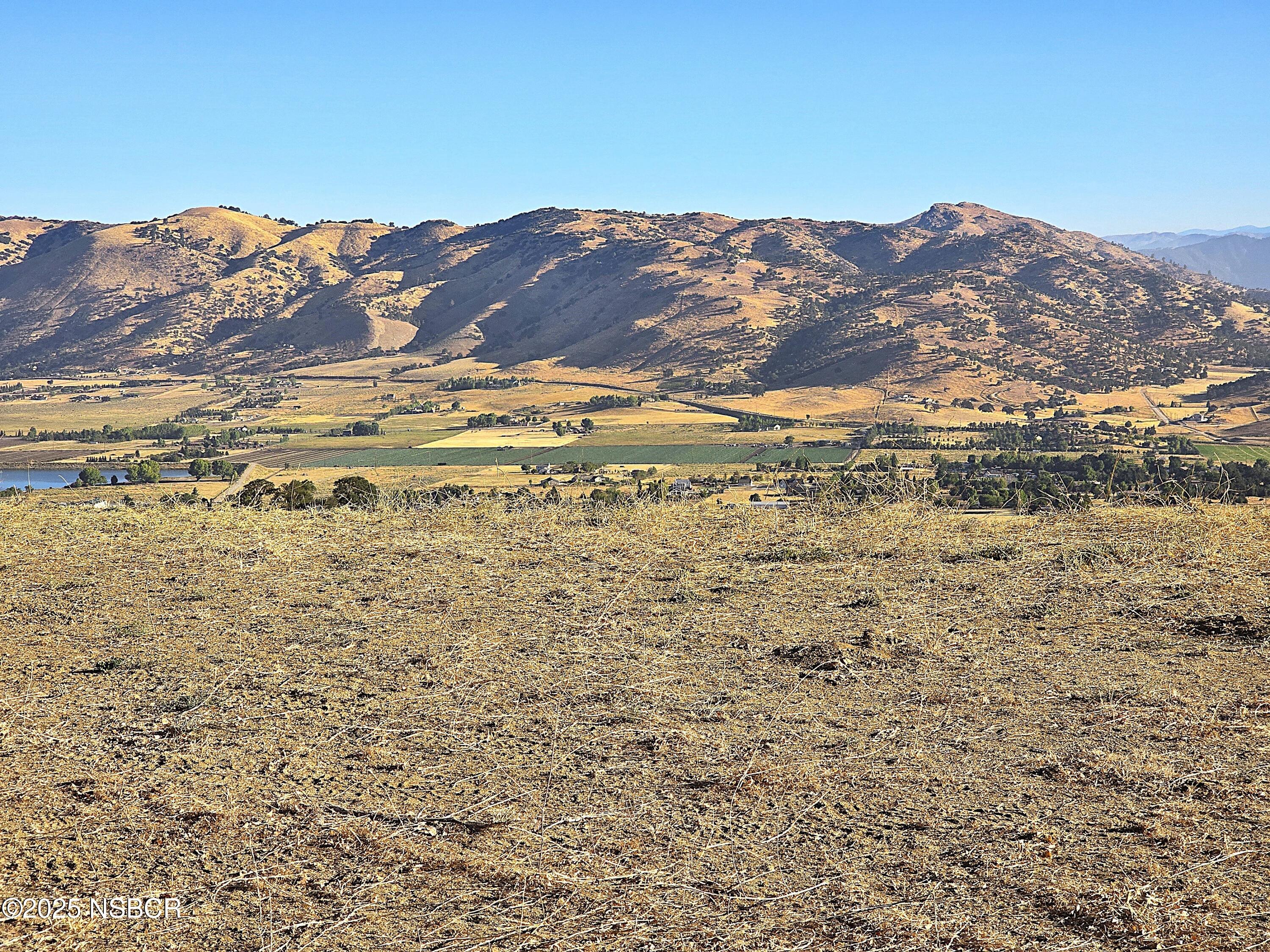 0 Zurich Drive Tehachapi, CA 93561 - Photo 33 of 52 a view of a large building with mountains in the background