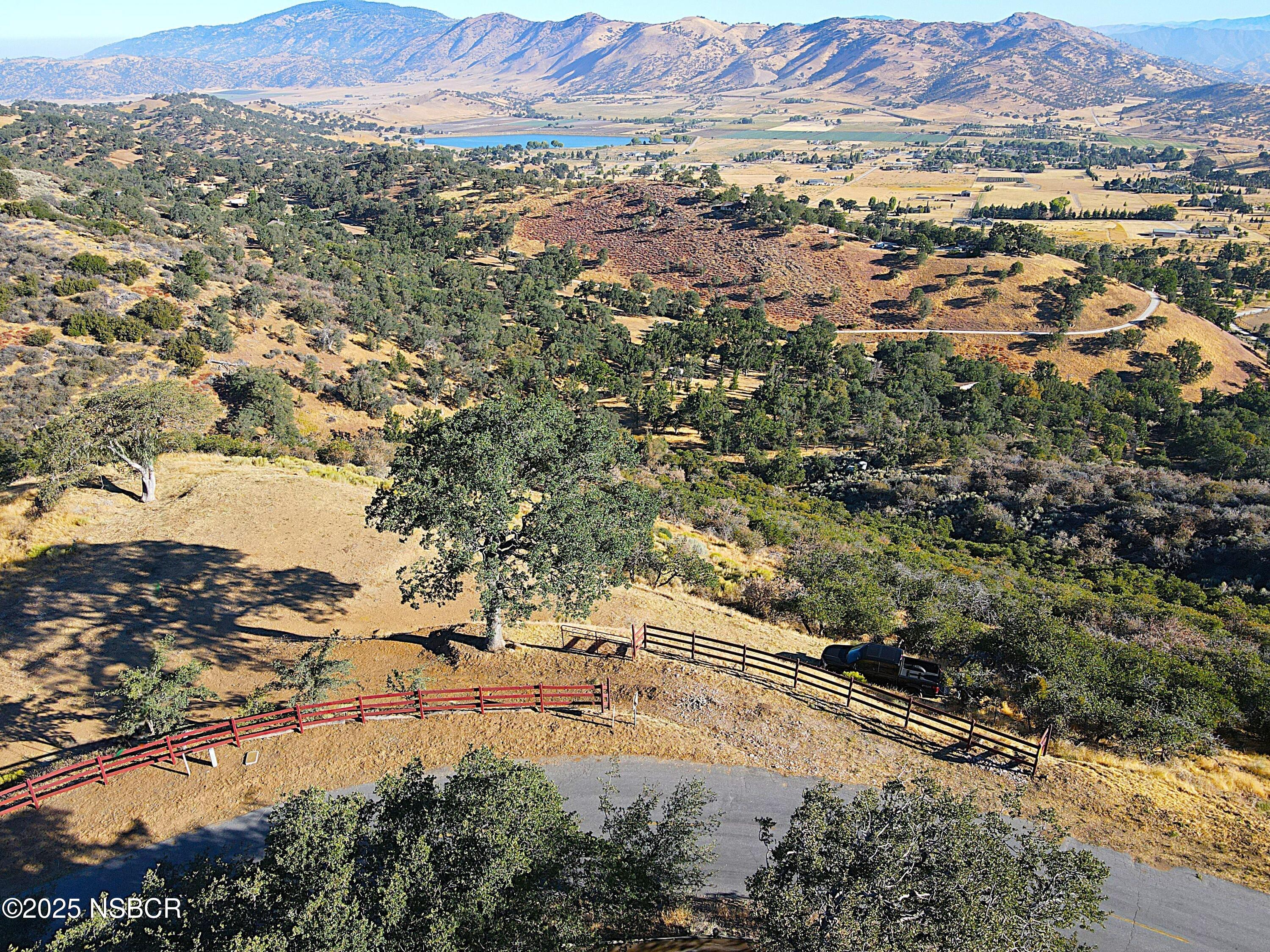 0 Zurich Drive Tehachapi, CA 93561 - Photo 52 of 52 a view of a city with mountains in the background