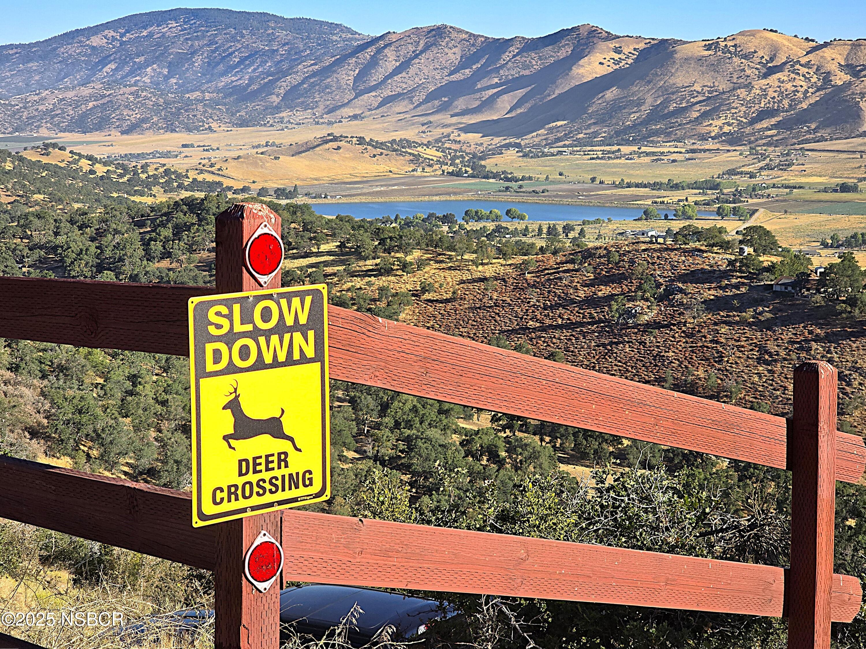 0 Zurich Drive Tehachapi, CA 93561 - Photo 8 of 52 a sign that is on a street sign