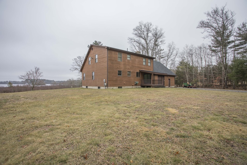 514 Snipatuit Road Rochester, MA 02770 - Photo 3 of 30