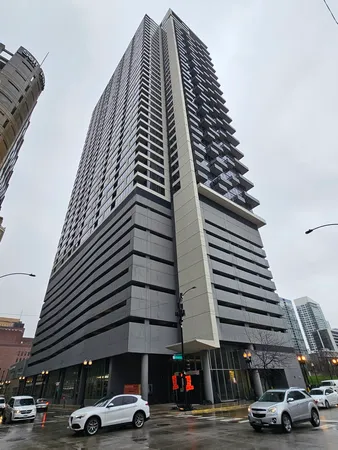 $2,715 | 235 West Van Buren Street, Unit 2202, Chicago, IL 60607