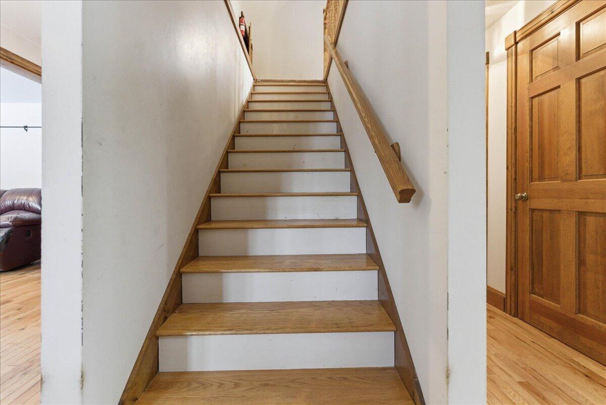 376 Main Street Wayne, ME 04284 - Photo 48 of 94 098-16_Staircase 1