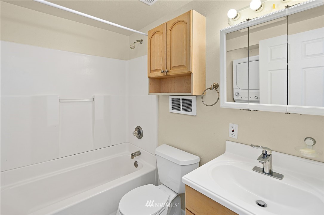 2221 Carpenter Road Southeast Lacey, WA 98503 - Photo 33 of 40 Gallery Image 33