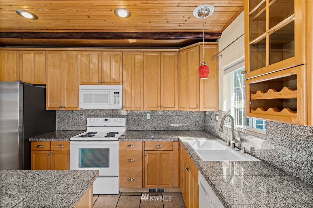 2221 Carpenter Road Southeast Lacey, WA 98503 - Photo 10 of 40 Gallery Image 10