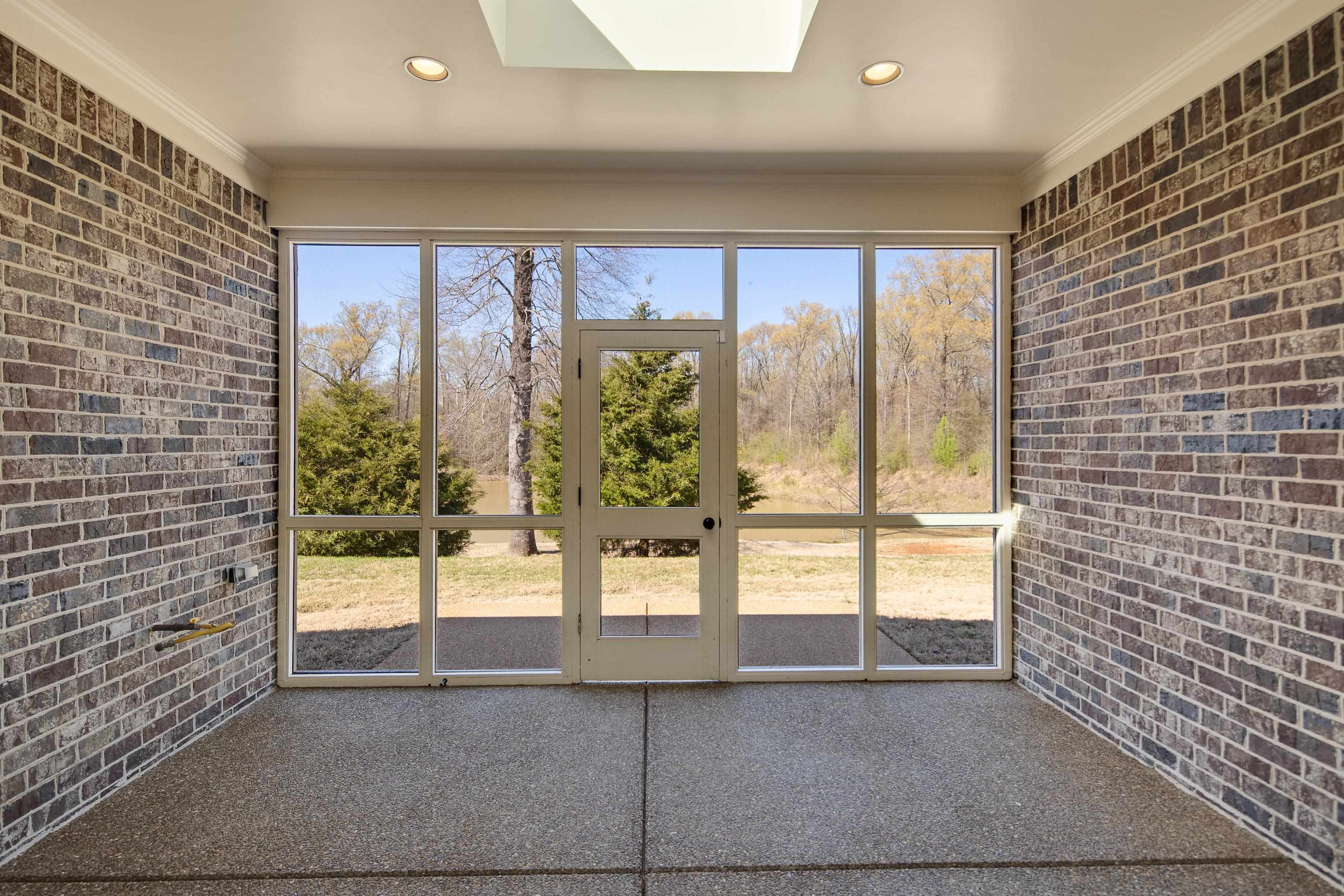 9110 Baynard Loop North Germantown, TN 38139 - Photo 33 of 40 a view of an empty room and window